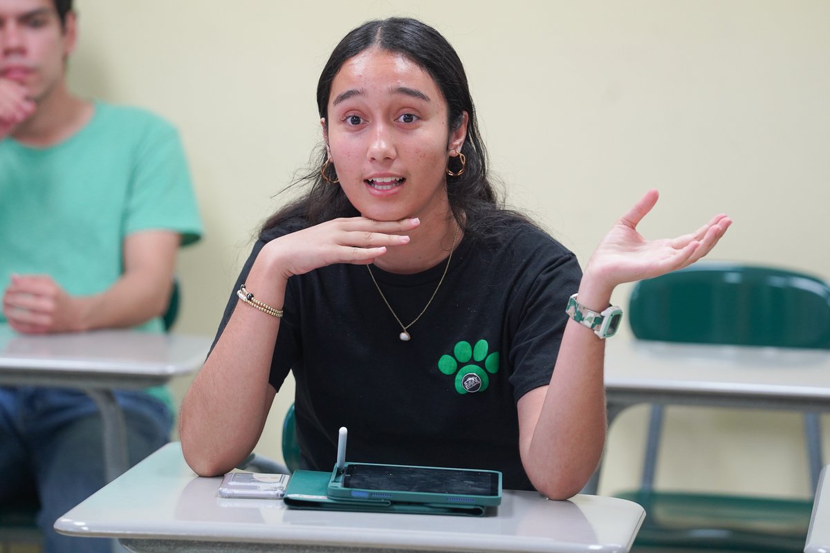 SecGranholm's tweet photo. Inspiring to hear from the next generation of clean energy leaders at the University of Puerto Rico Mayagüez (@uprm). Their feedback and stories are crucial to building a resilient and reliable power grid and a strong energy economy on the island for generations to come. https://t.co/RTFKc0Pisn