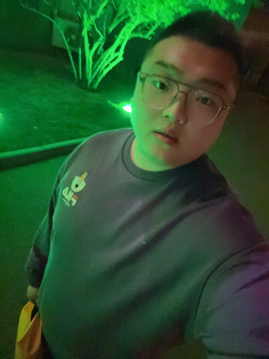 运动结束  上班上的都晒黑了  哎怎么办