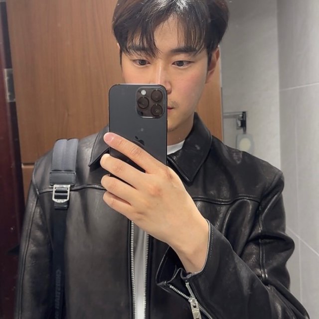 cottonbbaby's tweet photo. 갓크리스탈 감독님이랑 표대표님이랑 셋이 봤다고??? 증말 즌투 할수밖에 없구만 ㅋㅋㅋ🤭🤭 https://t.co/DoCfWD6D3y