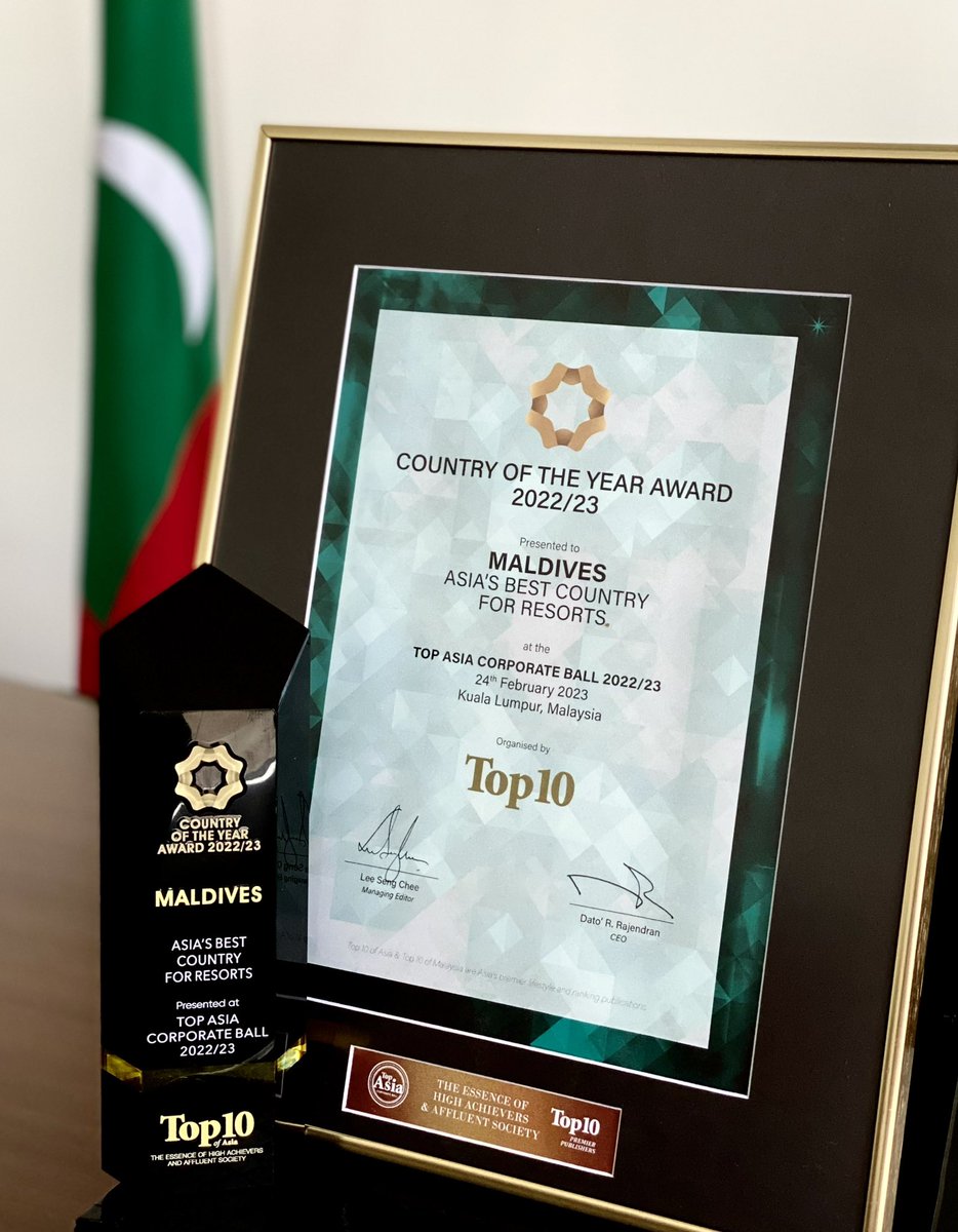 Maldives recognized as “Asia’s Best Country for Resorts” at the #TopAsiaCorporateBall2023

Honoured to receive the award, on behalf of #Maldives, presented by YAM Tunku Mariam Zaharah binti Almarhum Sultan Iskandar (sister of the Sultan of Johor and the Queen)

#VisitMaldives