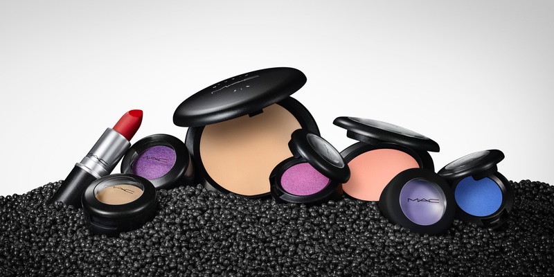 cb_beautynews's tweet image. Exclusive: @MACcosmetics scraps free #lipstick initiative in #BacktoMAC #recycling scheme. This is why... ow.ly/NoUn50Nx9Jh