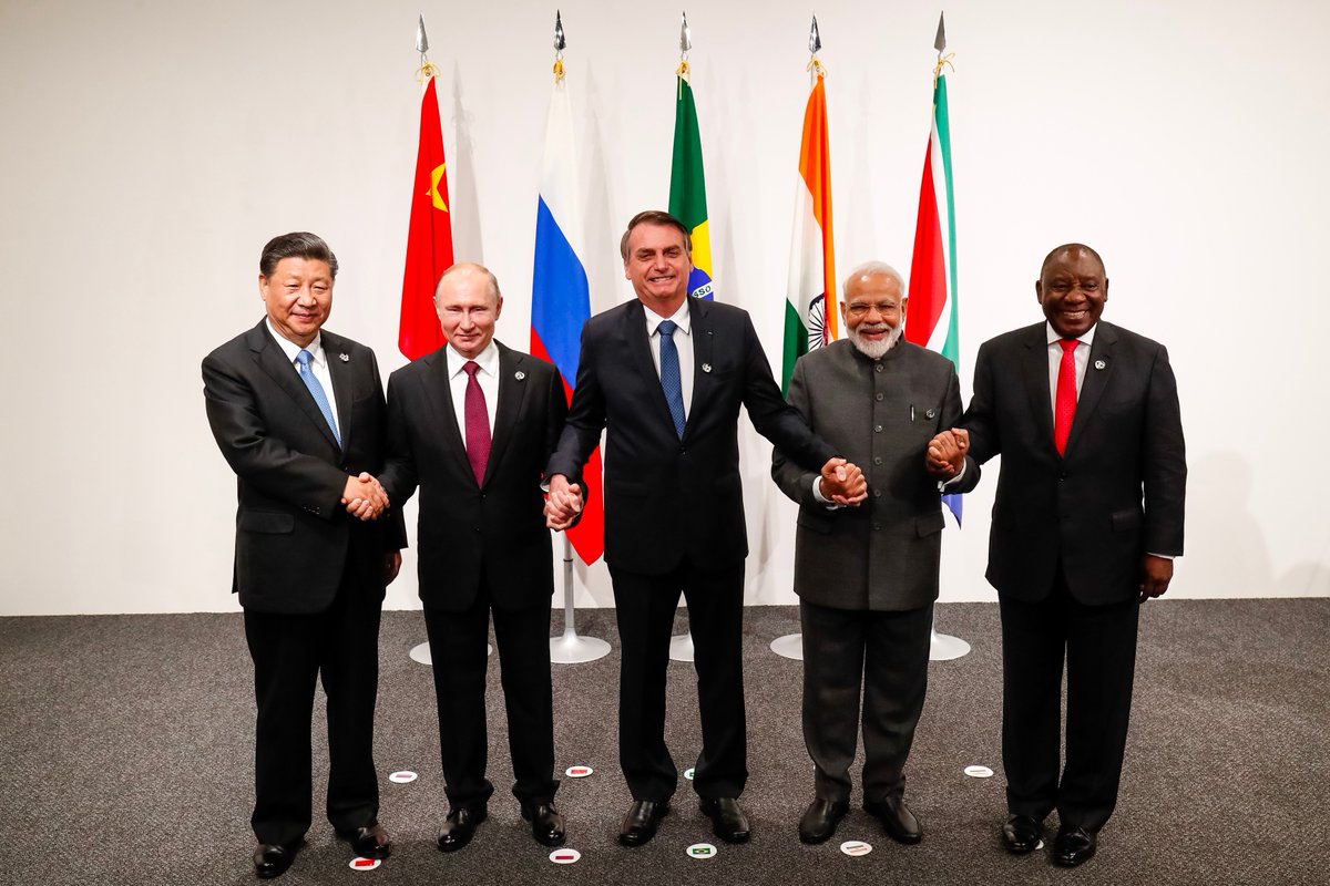 DAOblackswan's tweet photo. 🔔 JUST IN: Brazil, Russia, India, China, And South Africa (BRICS) To Create New Currency❕

BRICS countries are working on creating their own currency to defend US Dollar.

#BRICS #Dollar #Bitcoin $BTC https://t.co/bAcfffsHTs