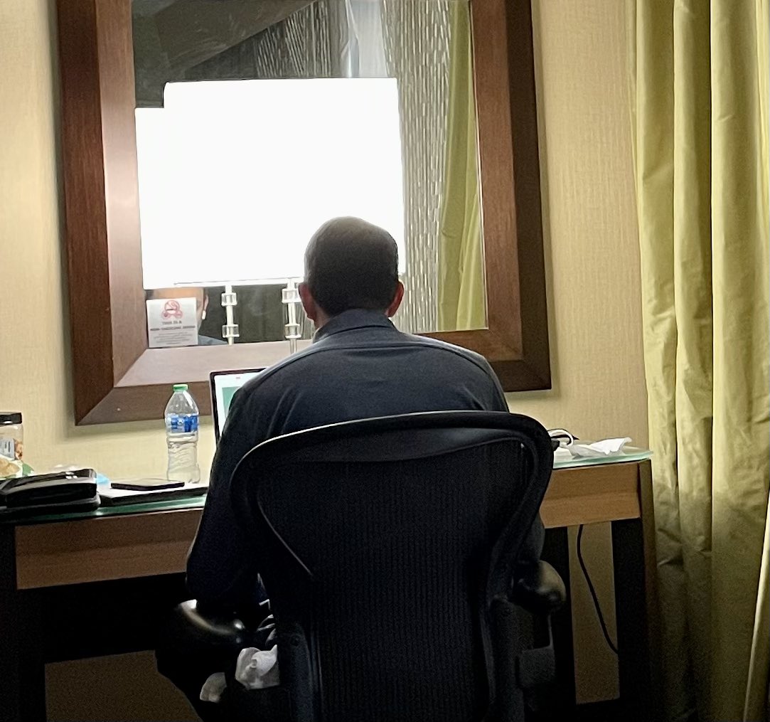 MitlinFinancial's tweet image. Remoting…. @Lawrence_Sprung improvised Zoom setup 

#familyfirst 
#lifeatCarson #findyourfreedom