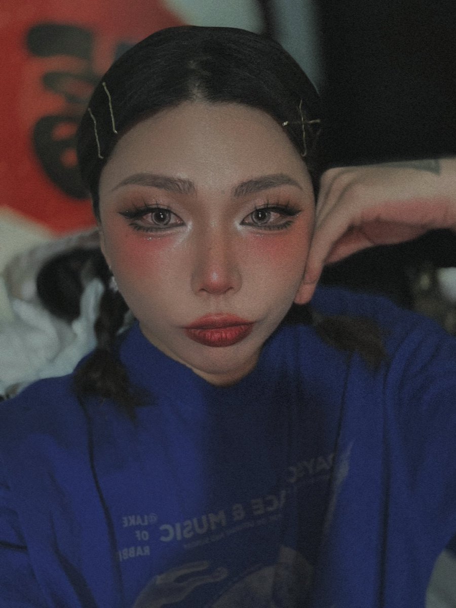 __伪娘简一 tweet media