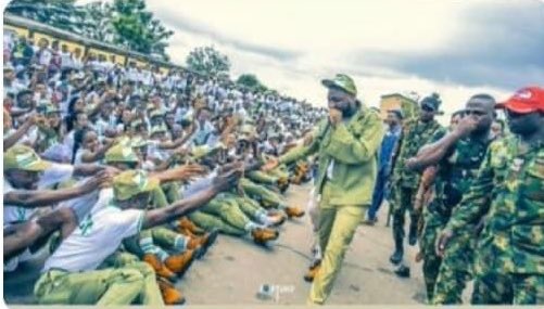 Properogunboy's tweet photo. When Tasuedites See OOU students in their school 😂😂💔
#OOUvsTASUED https://t.co/OcUGrkzGrC