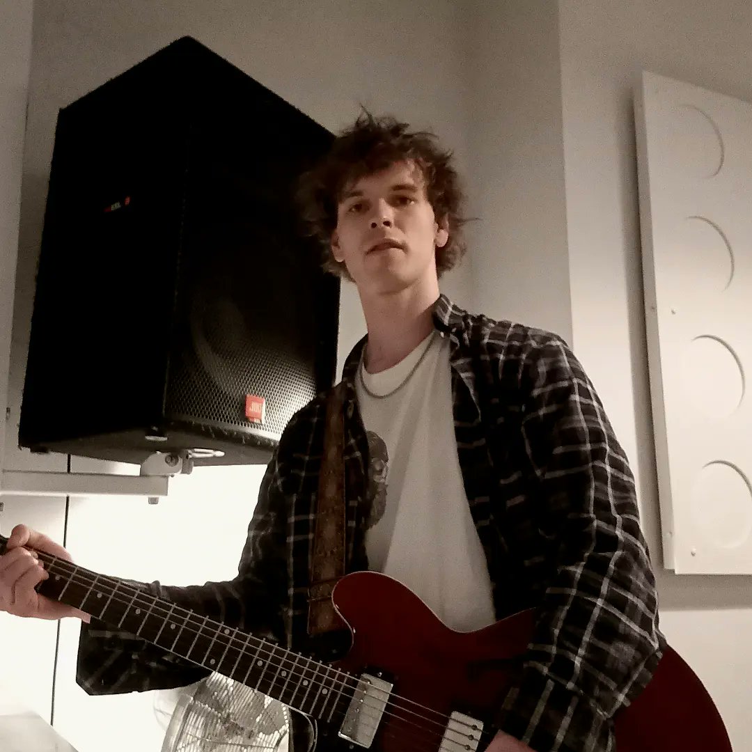 Pretty Criminal tweet media