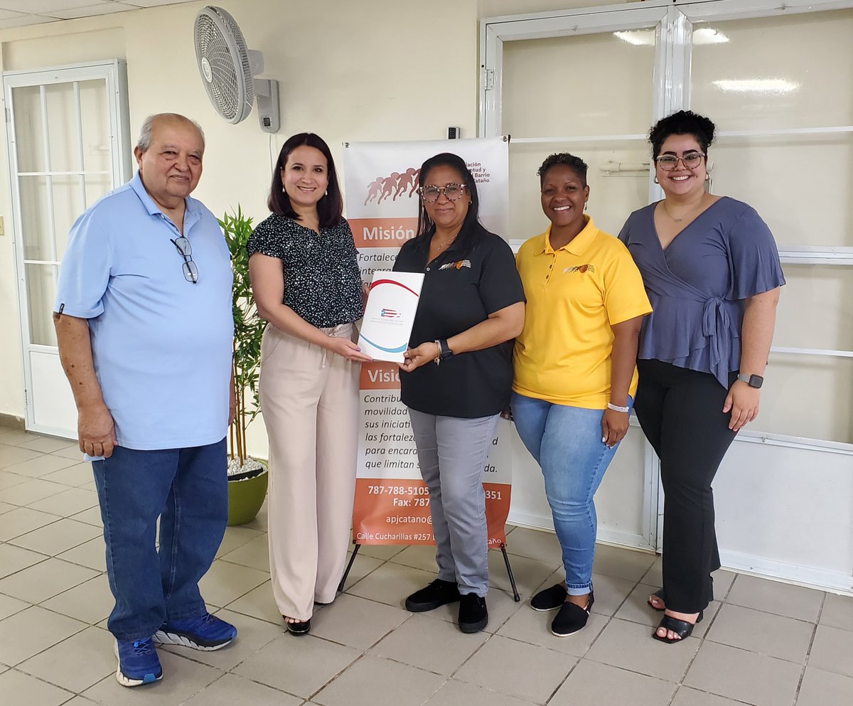 Orgullosas de apoyar a APJ Cataño, que por tercer año recibe una subvención para su programa de "Ayuda Legal en Casos de Naturaleza Civil".

El pasado año ofrecieron servicios legales a  300+ personas de escasos recursos en Cataño y Toa Baja.

¡Son un modelo a seguir!