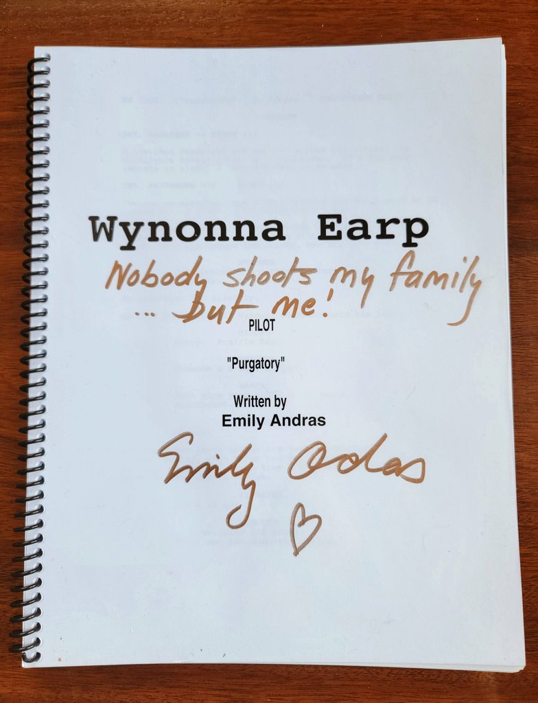 PurgatoryArcheo's tweet image. 🚨 In honor of #FandrasFriday I'm giving away this signed S1E1 script - complete with 'dirty, sexy, and seething' Wynonna &amp;amp; alternate one-liners. 
Winner chosen 4/6! 
1) comment @ an earper you want to send a kind word.
2) retweet!
#WynonnaEarp