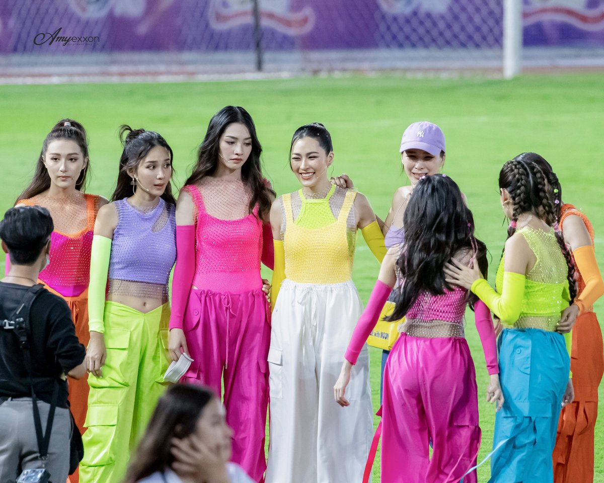AmyExxon's tweet photo. @mintranch @linglingkwong @kate_marilyn @yadarilya Good Night 💖💚🧡💜 #belovedfestival53ปีดีต่อใจ
#53ปีช่อง3ดีต่อใจ 
#ช่อง3x53ปีดีต่อใจ #mintranchrawee #มิ้นท์รัญชน์รวี #kate_marilyn #yadarilya #linglingkwong https://t.co/D7IdRWjcno