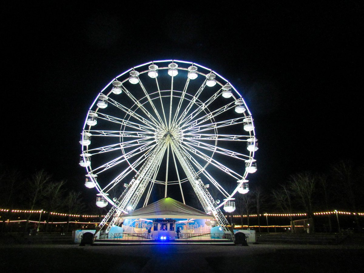 David0Connor's tweet photo. #ferriswheel #panoramicwheel #river #rivershannon #limerick #limerickcity #ireland #night #nightphotography #photography #photography📷 #photographylovers https://t.co/tDWLovv8Sr