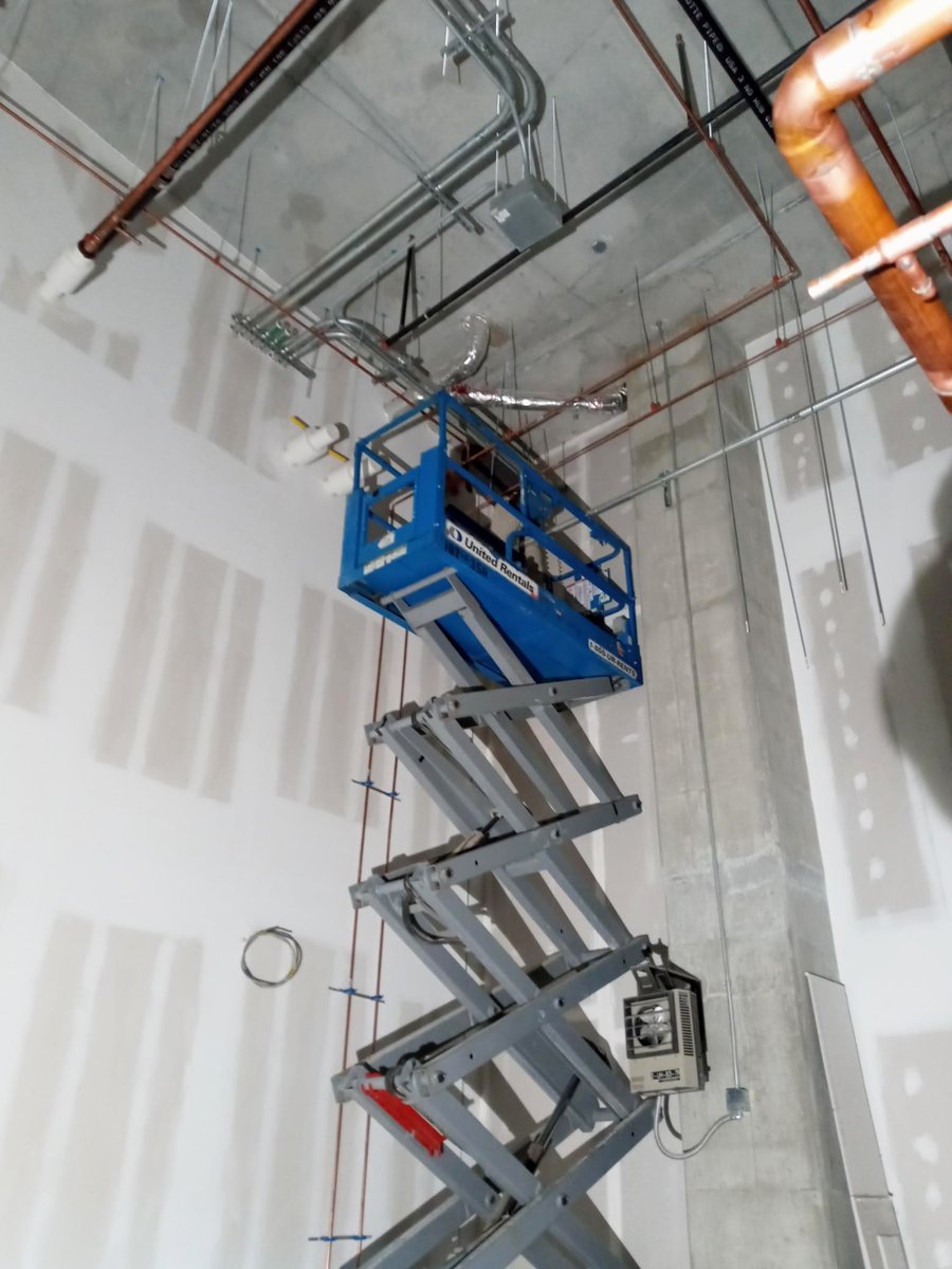 chandleesons's tweet photo. Staying busy, working hard every day of the week! 🚧 👷 We hope everyone has a safe and fun weekend!!! ✨

#WeekendConstruction #WorkInProgress #Commercial #Building #Atlanta #Georgia #ChandleeProjects #ChandleeConstruction https://t.co/SFVuvVujFU
