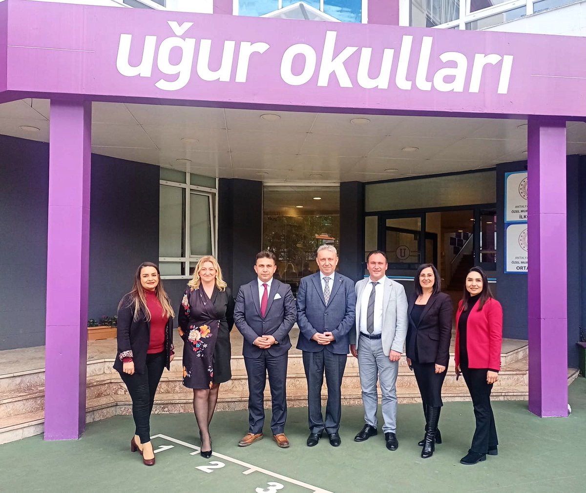 2023-2024 Eğitim Öğretim yılı eğitim çalışmaları ile ilgili bilgilendirmeleri Muratpaşa Kampüsü kademe yöneticileri ile paylaşan Genel Müdürümüz Sn. Mustafa Çakır'a ziyareti için teşekkür ederiz.💐
#UğurluOlmak