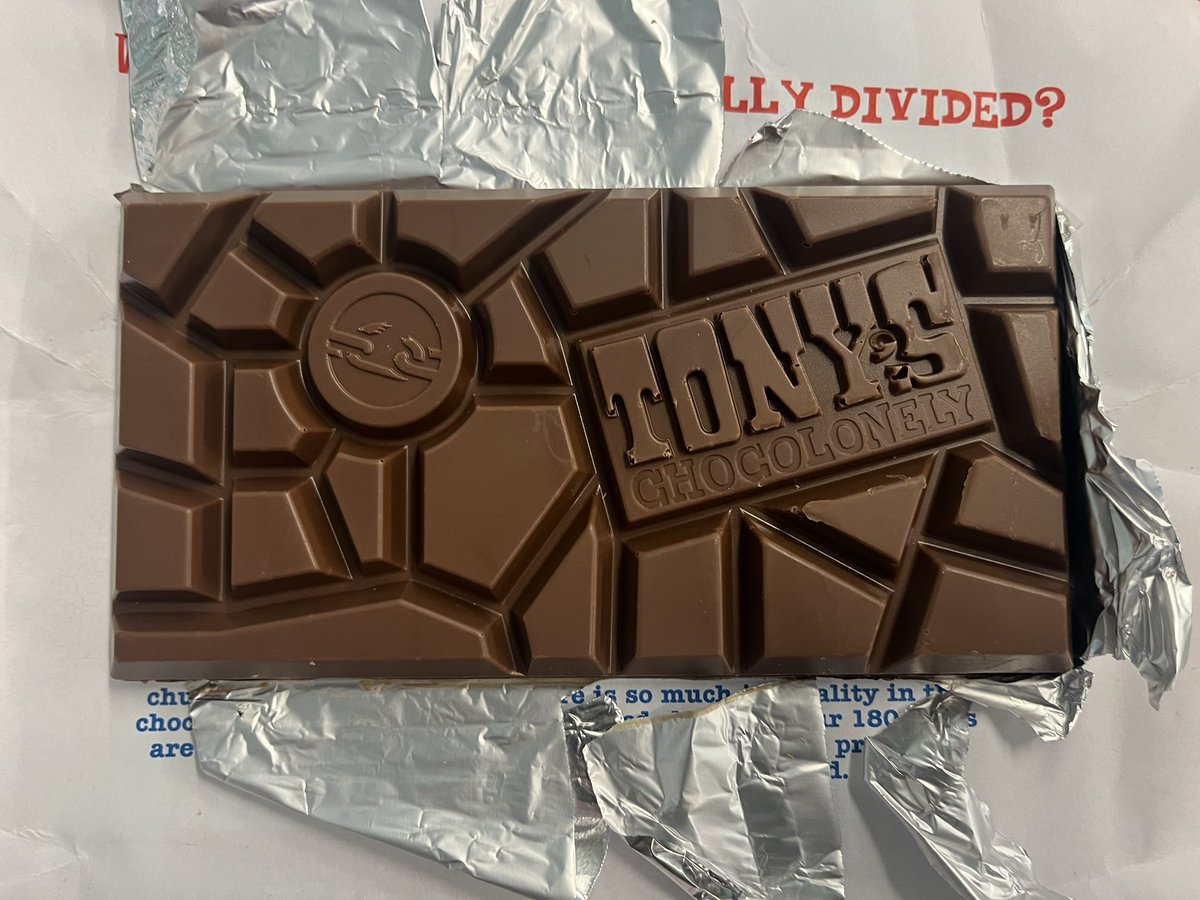 MrsWilliamsPYP's tweet photo. Gwers Saesneg heddiw ar tegwch! Defnyddiom siocled @TonysChocoUK_IE  fel ysbrydoliaeth.

Today we used @TonysChocoUK_IE to kickstart our discussion and work about what is fairness and what does fairness mean to us? 

@YsgolPenyPil https://t.co/ItP6prleop