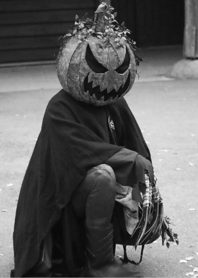 Troycosback's tweet photo. I frigging love Jackie 'O, the pumpkin monster oc of mine :D
#monstercostume #pumpkinmonster #pumpkin #halloweenallyeararound #pumpkinoc #pumpkincharacter https://t.co/IiHBcJV4xE
