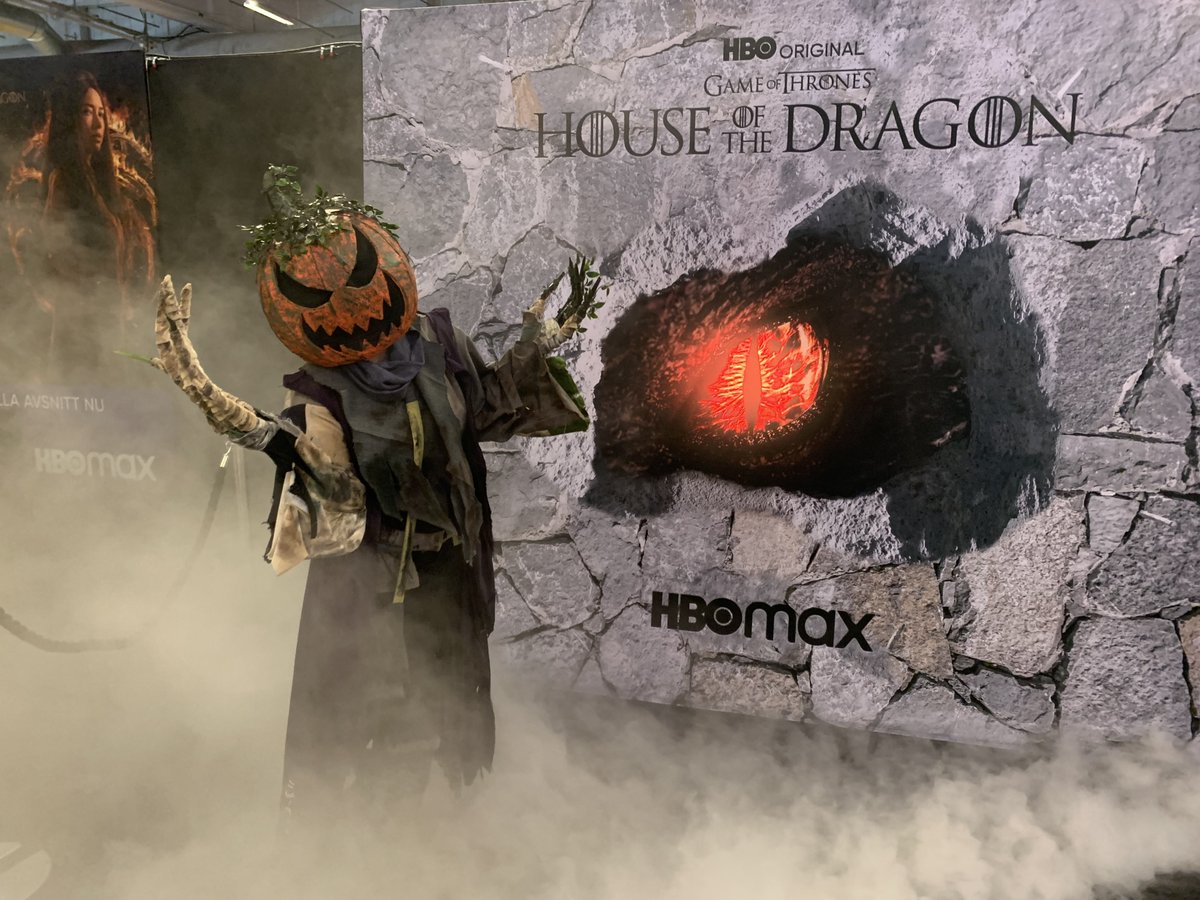 Troycosback's tweet photo. I frigging love Jackie 'O, the pumpkin monster oc of mine :D
#monstercostume #pumpkinmonster #pumpkin #halloweenallyeararound #pumpkinoc #pumpkincharacter https://t.co/IiHBcJV4xE