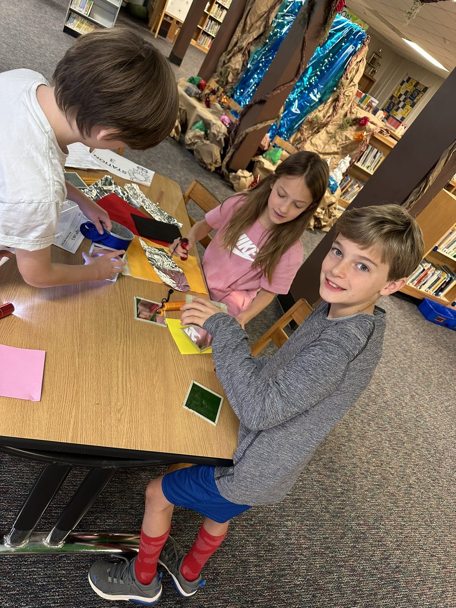 CFESMediaCenter's tweet photo. 4th grade Mustangs have had the best time reading about and experimenting with light the last few weeks at different stations around the Media Center. #cfesmediacenter #cfesmustangs https://t.co/uOhh6WQpZc