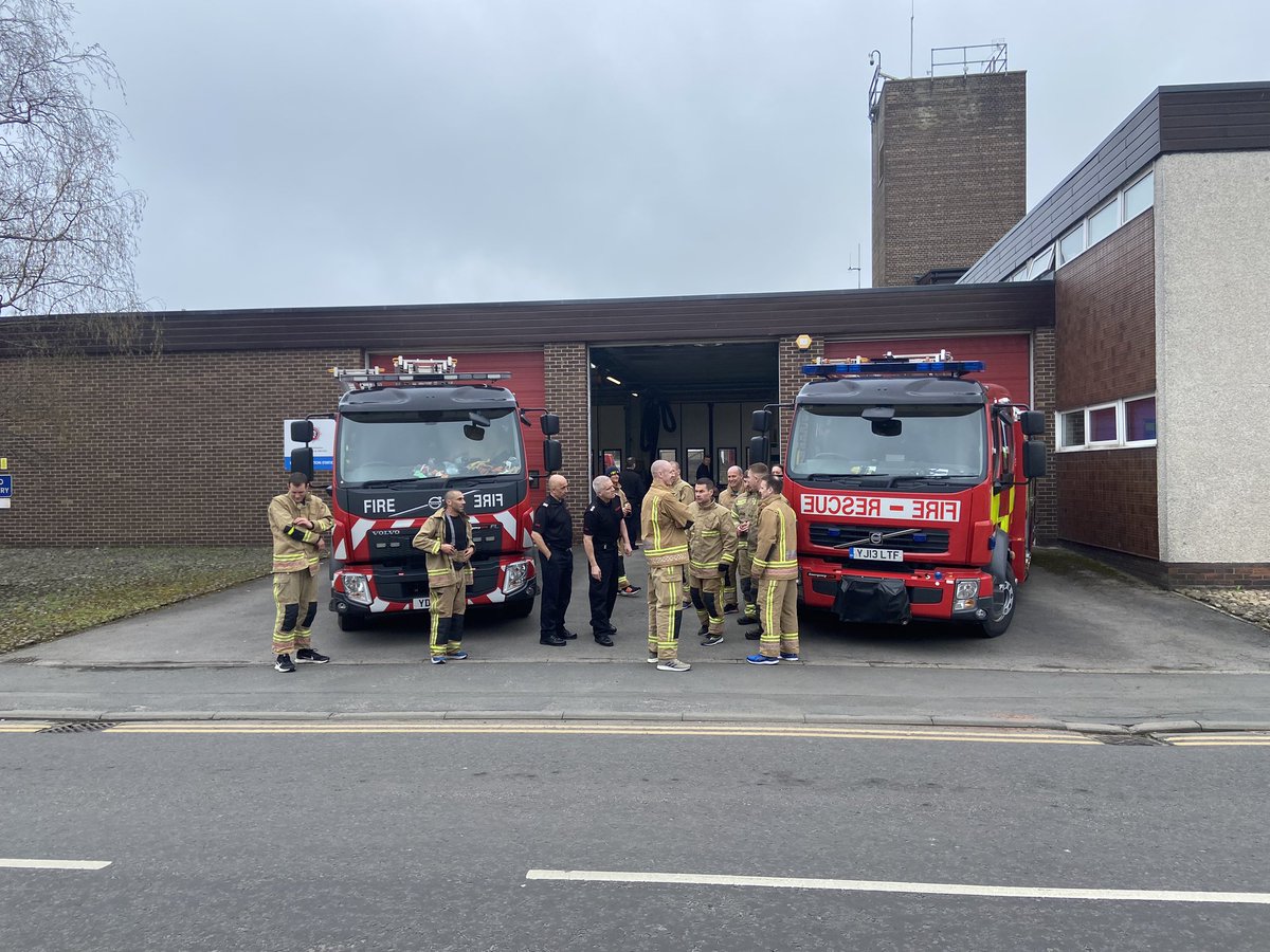 Runners from <a href="/Tyne_Wear_FRS/">Tyne and Wear Fire and Rescue Service</a> have just passed through Northallerton they are on a gruelling 200-mile journey from Newcastle to Leicester in aid of 8-year old cancer patient Oliver Maw.

They are running through the night and aim to be in York at about 10pm

Donate if you see them