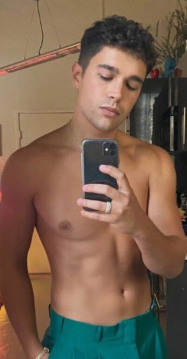 austinwmahonebr's tweet photo. Daddy 😍🔥 https://t.co/qtlzuK61ZH