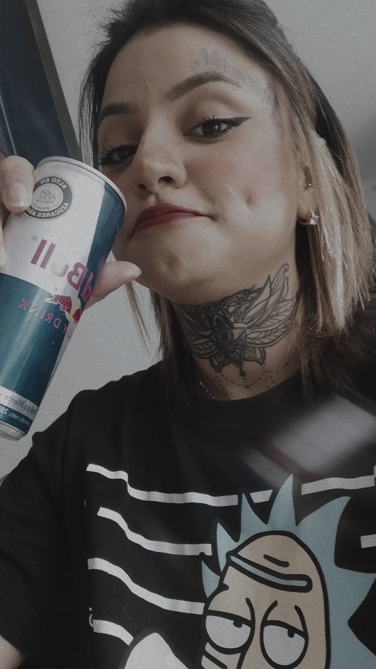 Un redbull y seguimos. Pa alante y sin miedo https://t.co/7BEgtQoFJg
