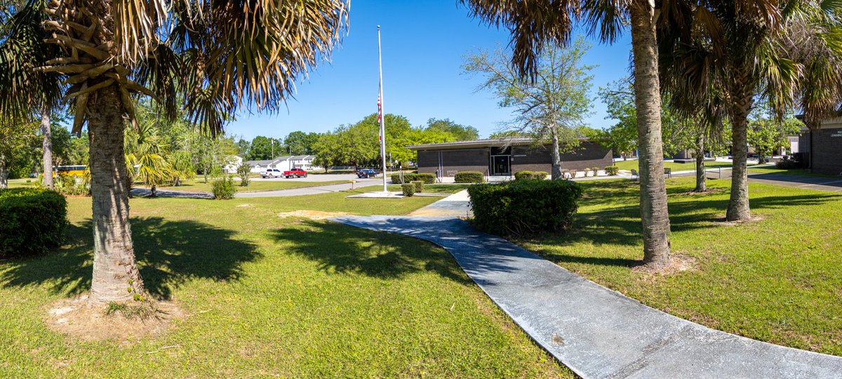 HunterKfptc's tweet photo. Panoramic shots of the campus of Florida Panhandle Technical College #photography #CanonT7I #Canon #Eos #College # https://t.co/KEtRjsgSYV