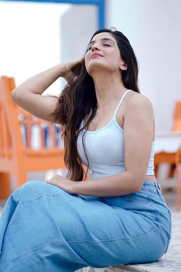 Fsjfp8LaEAAasCc?format=jpg&name=900x900