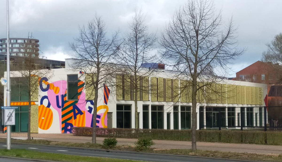 Leidsche Rijn: best een kleurrijke wijk toch? Meer over 25 jaar #architectuur in de wijk  door architectuurhistoricus Bettina van Santen op donderdag 20 april in <a href="/Anafora_Utrecht/">Anafora</a>. Tickets bij de Historische vereniging: histvervdmh.nl/activiteiten/d… <a href="/duicnl/">DUIC</a>