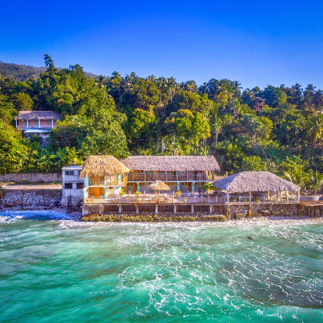 fojemorg's tweet photo. #Bonjour | Une bonne matinée caribéenne sur les rives de notre île île adorée 🇭🇹
.
.
. 📍 Jacmel
. 📸 IG: @VerdyVerna  
#FOJEM #Ayiti #Lespwa #Bonjou #lanmou #motivasyon #Jacmel #jacmelhaiti https://t.co/VHJLlHczET