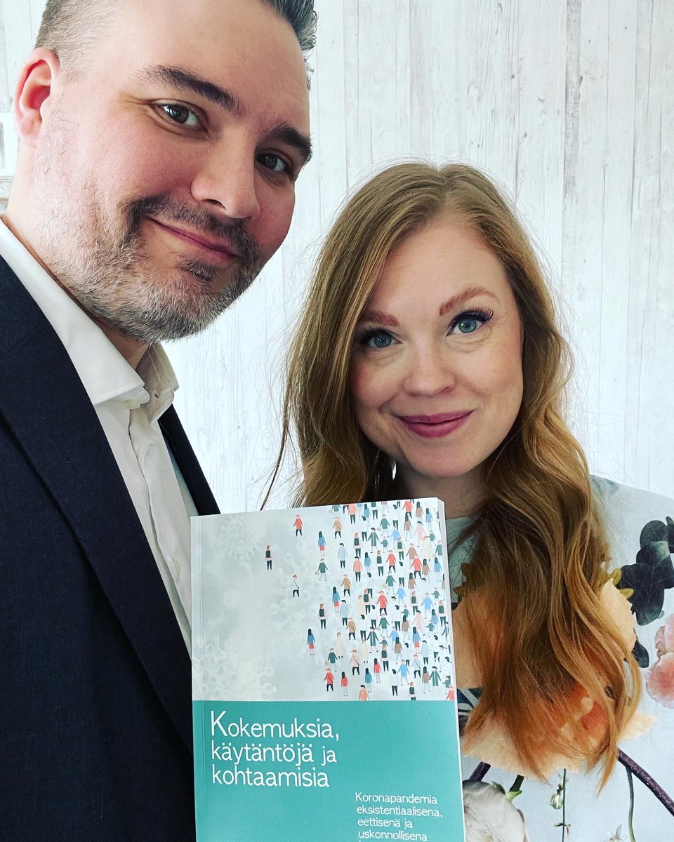 Tänään ilmeistyi <a href="/SiniMikkola1/">Sini Mikkola</a> ja minun artikkeli ”Seurakunnan johtaminen ja transformationaalisuus koronapandemian aikana” kuvassa olevassa STKS:n uudessa kirjassa. 
#kirkko #johtaminen #korona