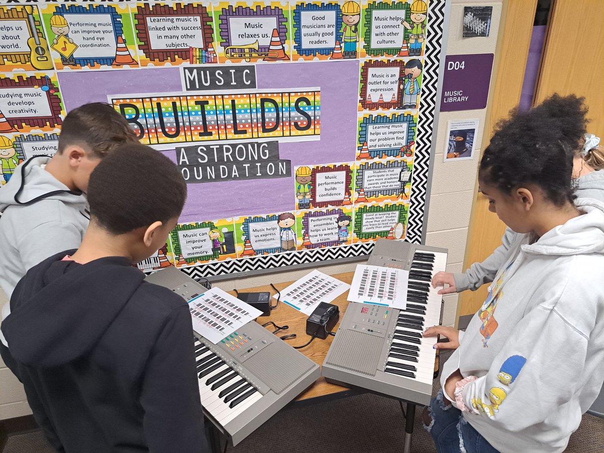LeMusicEdTech's tweet image. TGMS 6th graders launching their Modern Band skills today with 12-bar Blues and body percussion! @TollGateMiddle @musicwillorg @PLSD @PLSDMusic #MIOSM #SEL #SoundtrapPros