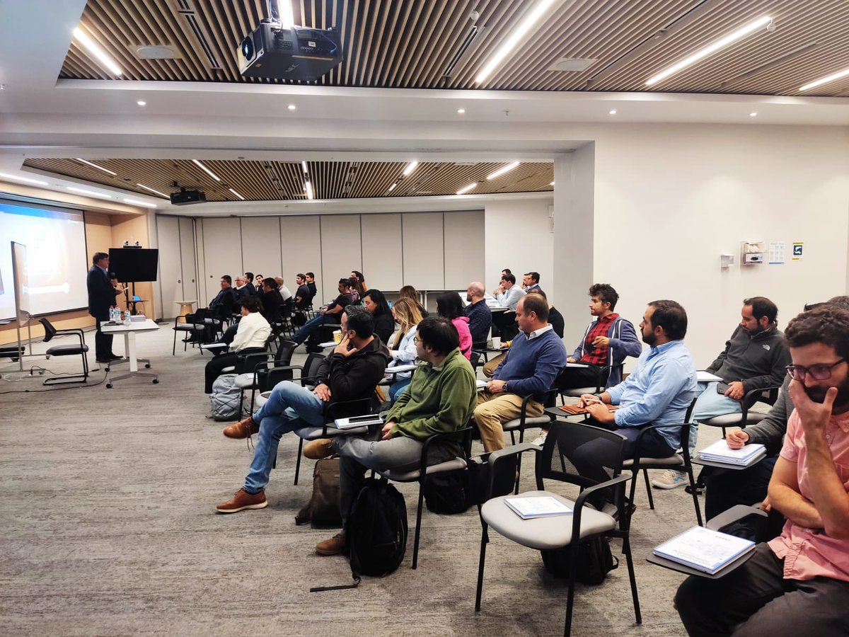 hdesolminihac's tweet photo. Hoy iniciamos año académico Magister Administración Construción @MAC_UC con participación Jaime Danus en representación @CChC_Chile y charla “Generando un cambio en la mentalidad y comportamiento de una empresa” por Juan Rojas @CodelcoChile Link https://t.co/Sf3I9sC65S. Éxito !! https://t.co/iZBRinquDR