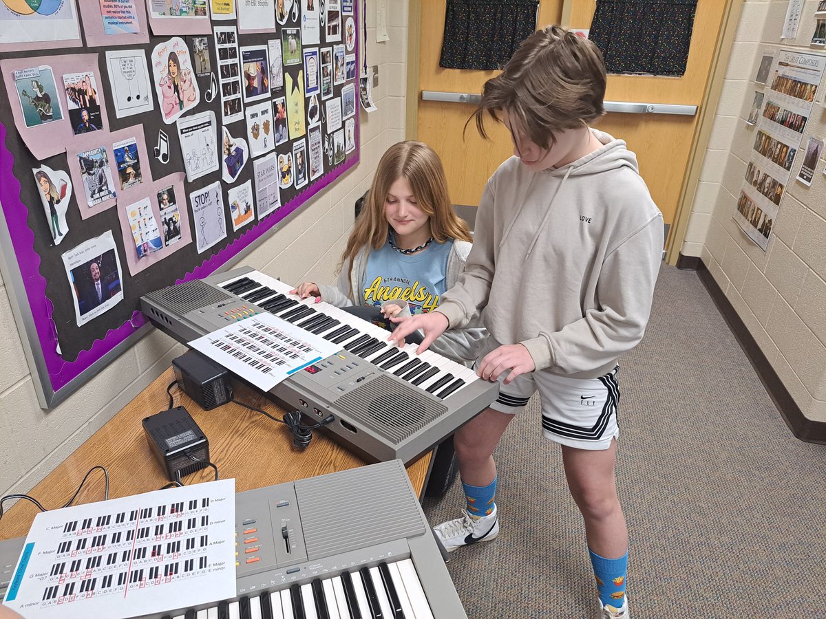 LeMusicEdTech's tweet image. TGMS 6th graders launching their Modern Band skills today with 12-bar Blues and body percussion! @TollGateMiddle @musicwillorg @PLSD @PLSDMusic #MIOSM #SEL #SoundtrapPros