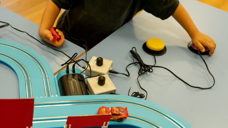 BCNeducadora's tweet photo. ➕ digital, accessible i inclusiva!

La Ludoteca Guitard, de @BCN_LesCorts, incorpora elements tecnològics que faciliten que els infants amb diferents discapacitats puguin jugar-hi i participar-hi 👧

✅En el marc del programa #InnovAcció2030 amb @DFS_MWC

https://t.co/ATj2ToKO44 https://t.co/G0NTHaQ0PO