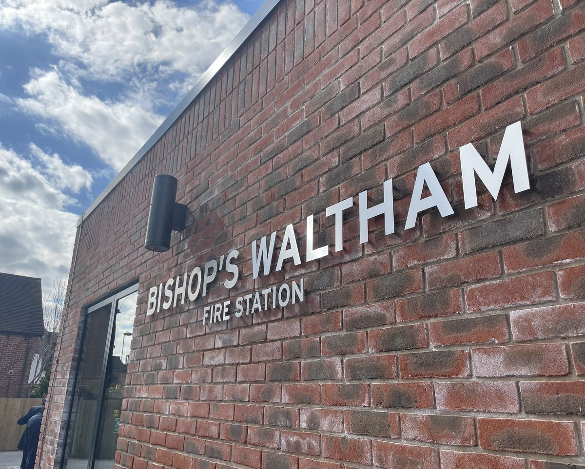 morgansindallc's tweet image. This week Bishop’s Waltham Fire Station officially opened, the first on-call fire station for Hampshire in over 40 years. The development is the first of three state-of-the-art blue light facilities in Hampshire to be delivered by the team!

morgansindallconstruction.com/news/first-of-…

#SCFValues