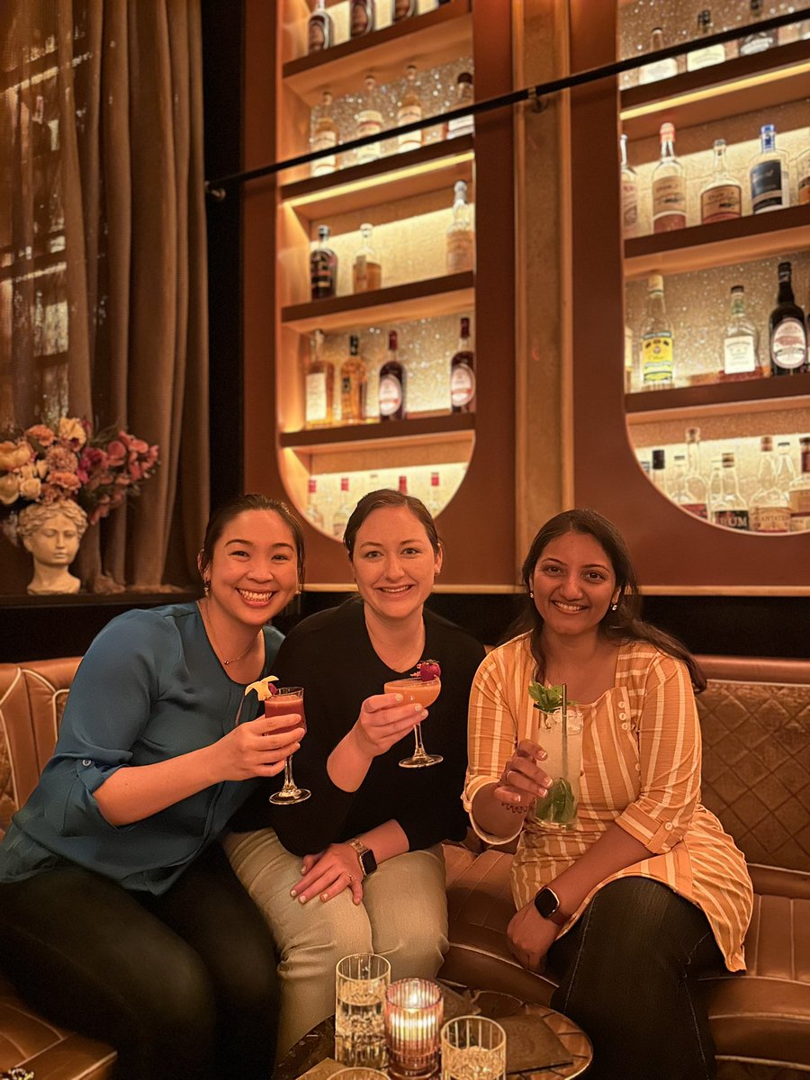 kimmythekidney's tweet photo. IT WAS FATE being surrounded by kidney bean tables at #Youngblood my new fav cocktail spot in SD! π«πΈ gotta love having such amazing colleagues @LWCasey615 & @MonicaVivek to share cocktail adventures & late night pizza noms! #pizzaMe #teamNegroni #needThatTable @BCMPedsRenal https://t.co/NabqN1XWLQ