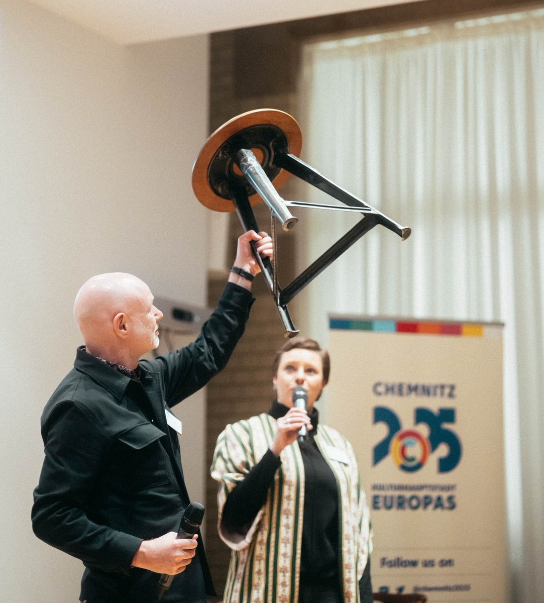 Josephine Hage tweet media