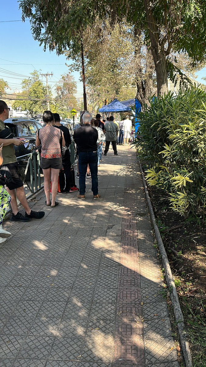 NikoAlayon's tweet image. Porque tienen que dejar todo para ultima hora no entiendo #permisodecirculación