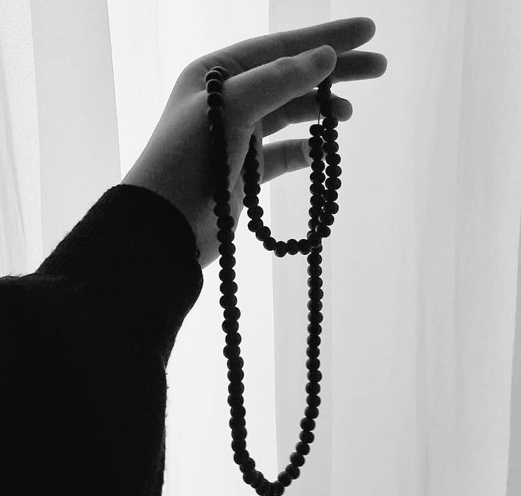 Meftunkelamm's tweet photo. Rahmet kapılarının kadar açıldığı aydayız,
Şeytanların şerlileri bağlandı.
#Namaz, #tilavet ve #zikre güç yetiremiyorsun,
Bu nefsinin zelilliğindendir
#Yaratan Rabbine yönel,,,
#Vallahi sen ona bir kere nefsinin isteksizligini çiğneyip yönelirsen
#O c.c sana koşarak gelecektir..! https://t.co/Kyh3QsYEDp