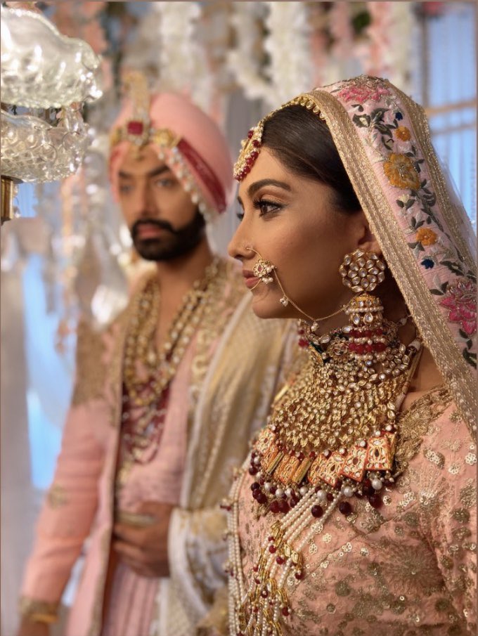 TeamMehRab's tweet photo. Kal Mahi Di Akhan Nal Akhan Char Ho Gaiyan | Othe Jannat De Dekh Darwaze Aaya Main ❣️

#ChotiSarrdaarni #MehRab #AviNim #AvineshRekhi #NimritKaurAhluwalia #SarabjeetSinghGill #MeherKaurGill @ColorsTV https://t.co/duHjjrUSz1