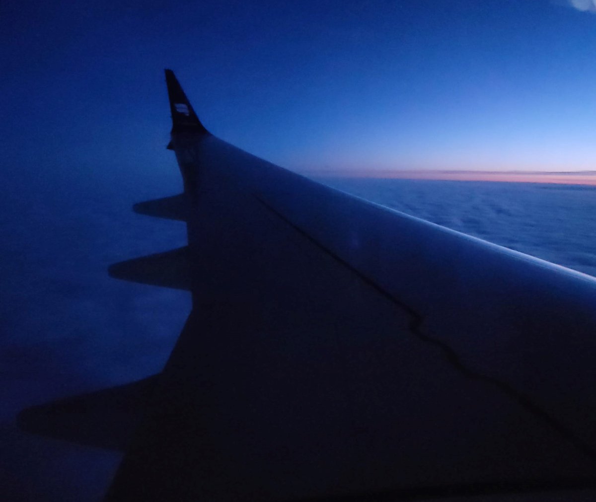 Lindakx947's tweet image. Had a flashback this morning.  On this exact day, 1 year ago, we were on this plane heading to Germany.  #lastingmemories #FlashbackFriday Wow, last day of March with a gloomy looking day but it's always bright when you're tuned in to @KX947 🎶☀️👍❤️ Thanks for the company!😊
