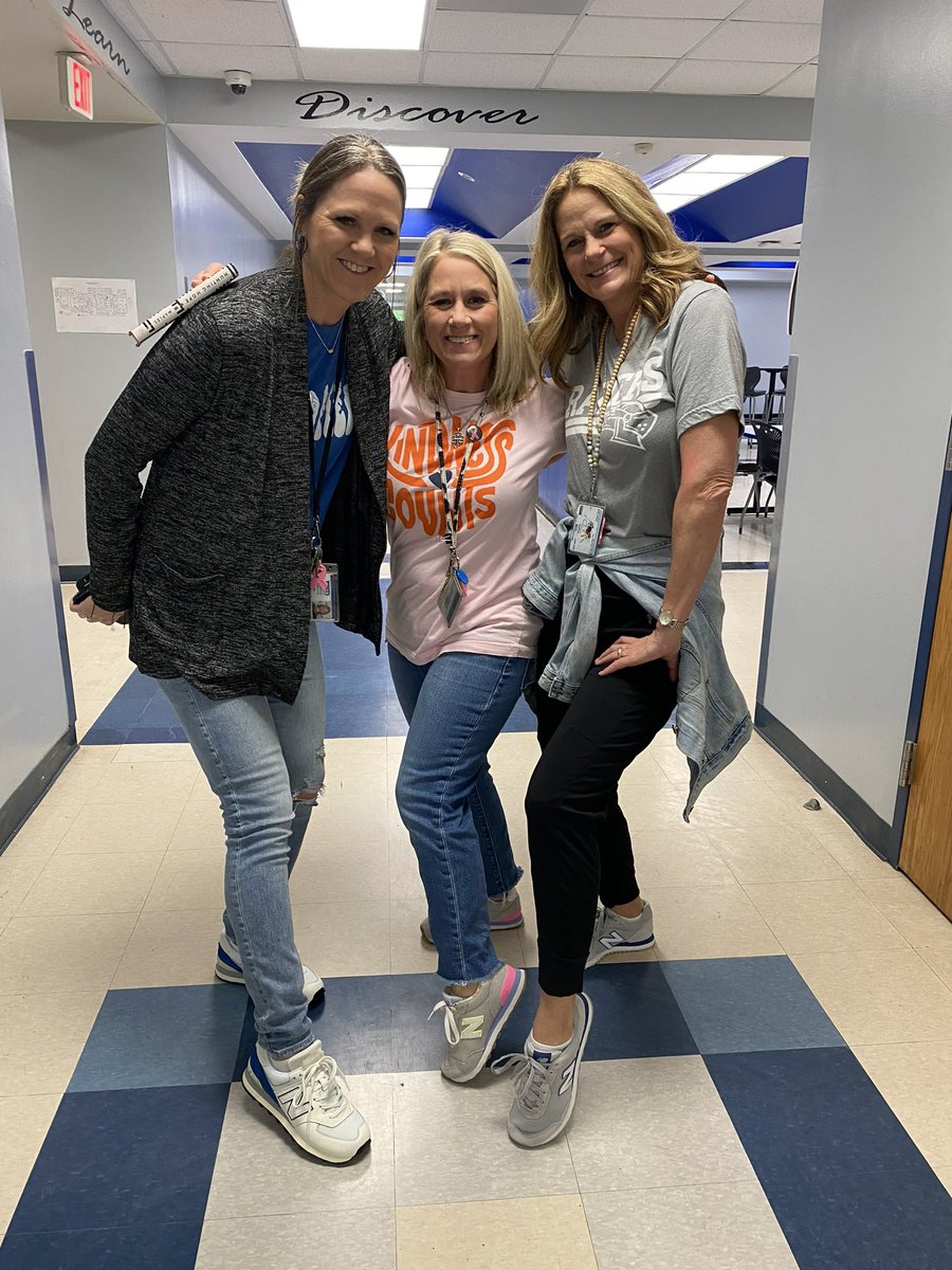 SMSRaiderNation's tweet photo. These Three Raiders are feeling NEW and BALANCED! #bisdshines #wearebirdvilleisd #newbalance #smsraidernation https://t.co/MzHdPV75Qy