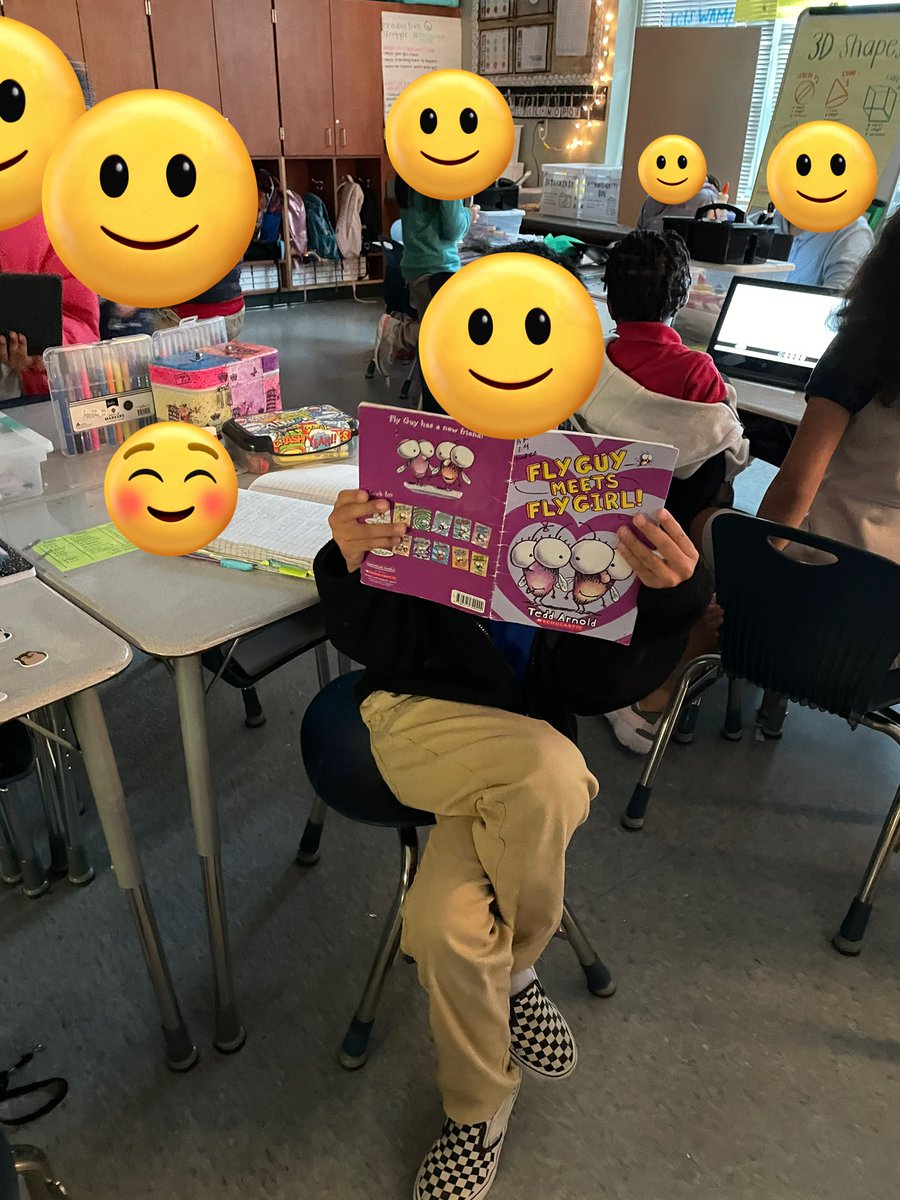 maddiereyes's tweet photo. Students enjoying independent and partner reading. Check out one of my students reading with the class pet! 🐶 📚 @Almeda_Elem #readtoself #readtosomeone #guidedreadingworkstations https://t.co/CFRP2uQcrj