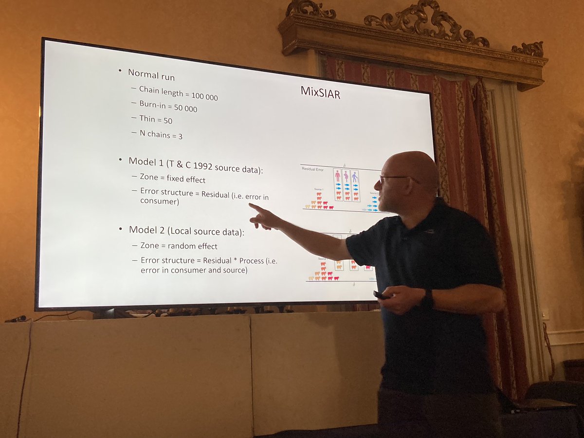 Prof. <a href="/chris_harrod/">Chris Harrod</a> giving a lecture at SGSIE 2023, Siracusa, about MixSIAR to infer dietary variation, using stable isotope data for ancient humans from Chile
