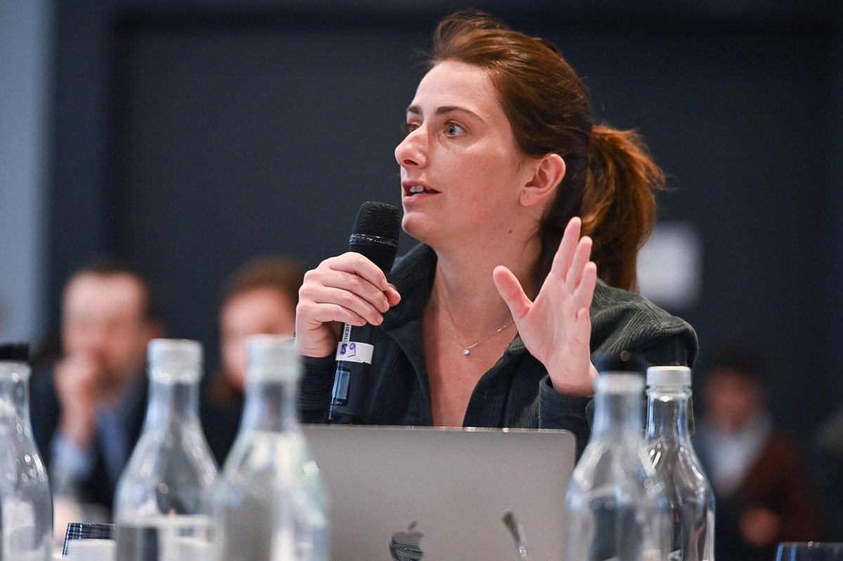 marinetondelier's tweet image. Je suis cet après-midi au conseil des dirigeants verts européens organisé par le Parti Vert Européen à Bruxelles @europeangreens 🌻

Au travail avec nos partenaires verts européens pour porter une stratégie et une voix commune aux prochaines échéances européennes ! #GoGreens 🙌