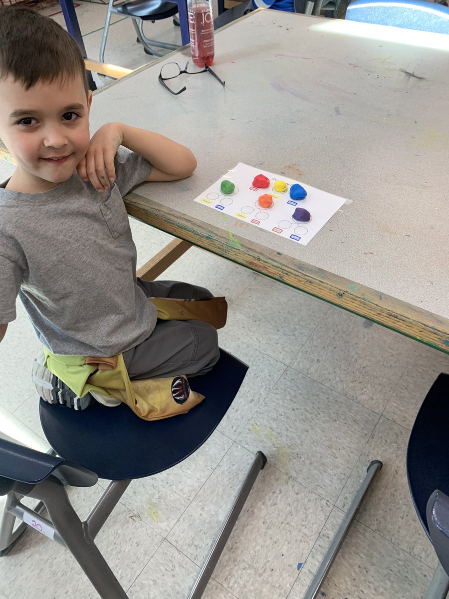 Clinton CES tweet media