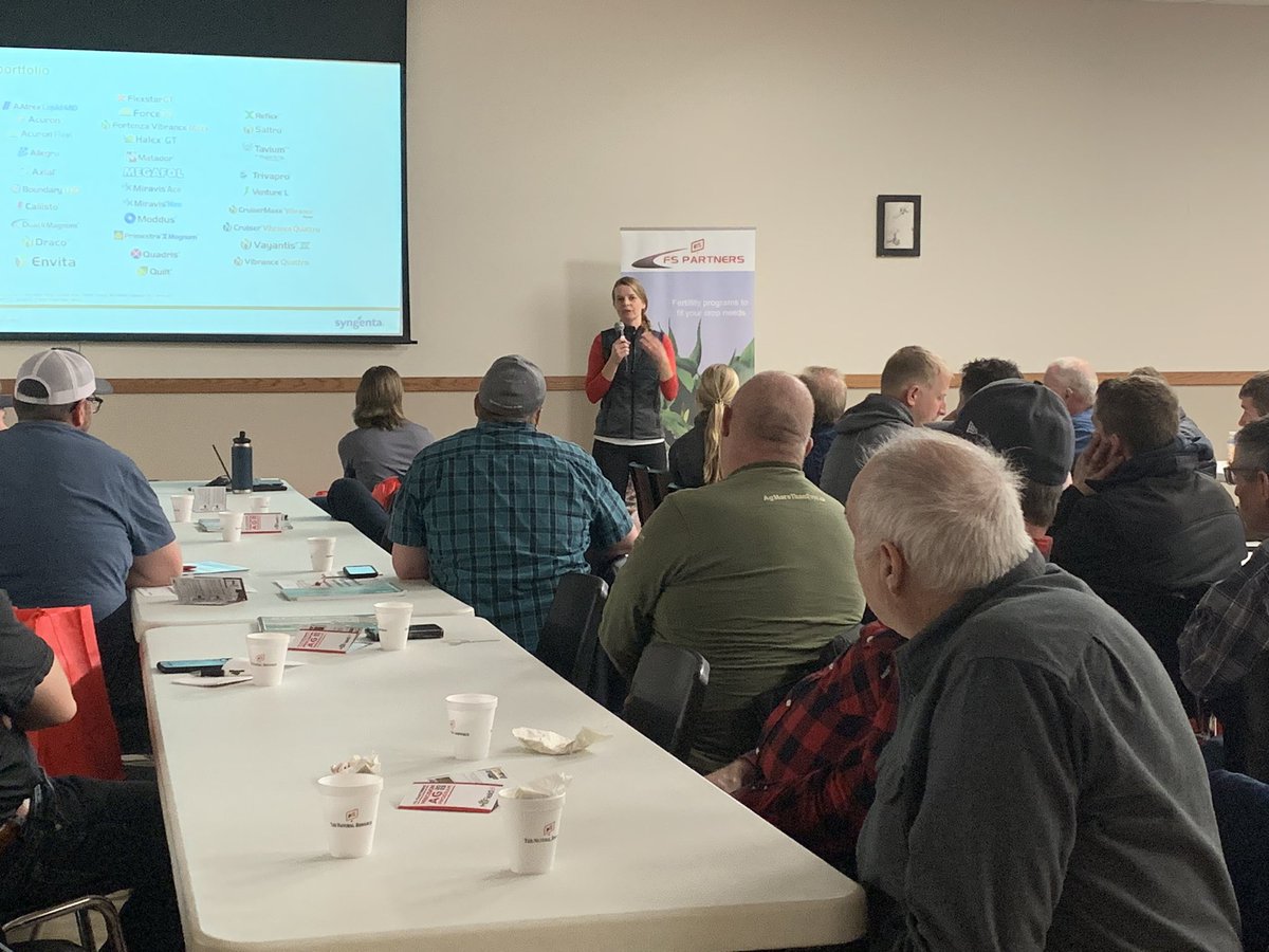 Central_ON_FS's tweet image. Thanks to @MarijkeeeVA for kicking off the morning session at the FSP Drayton Grower Meeting, introducing us to the #Miravis products and biological products.