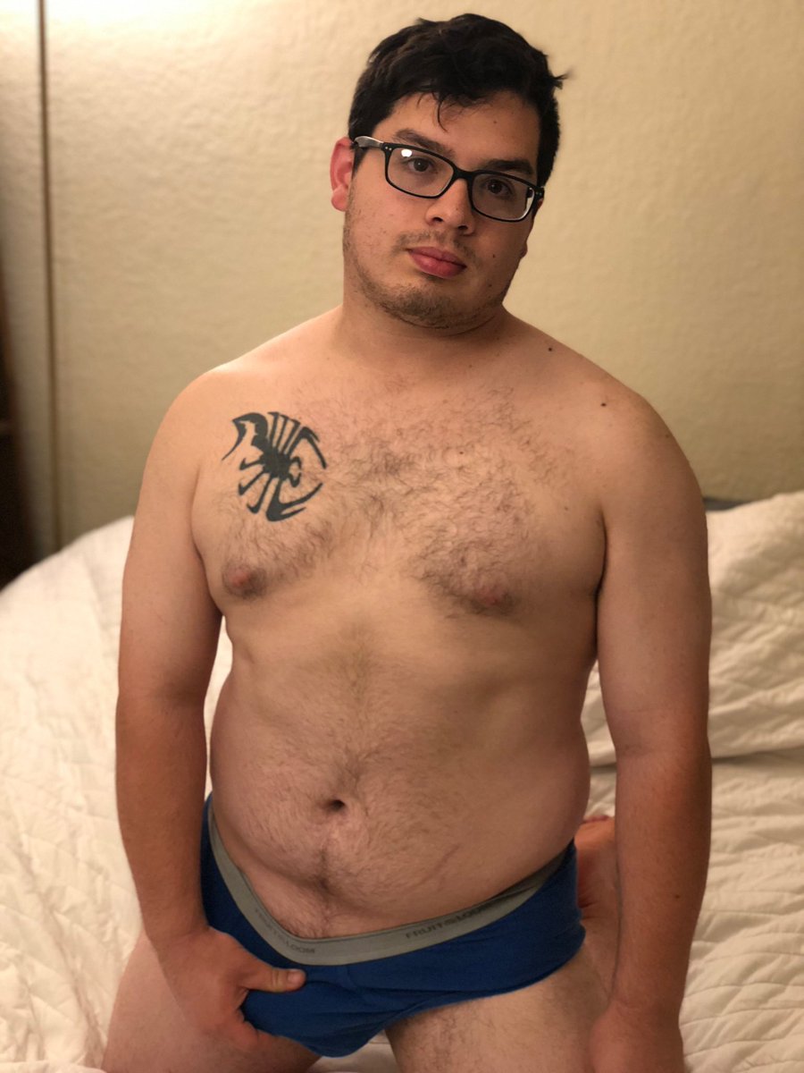 AlexMattTheGr8's tweet photo. Oh..hi there you like what you see 😚 well don’t be shy want to see more 😋 #selfie #caughtmyeye #sexyselfies #scorpihoe https://t.co/6mFpXJ4g1G