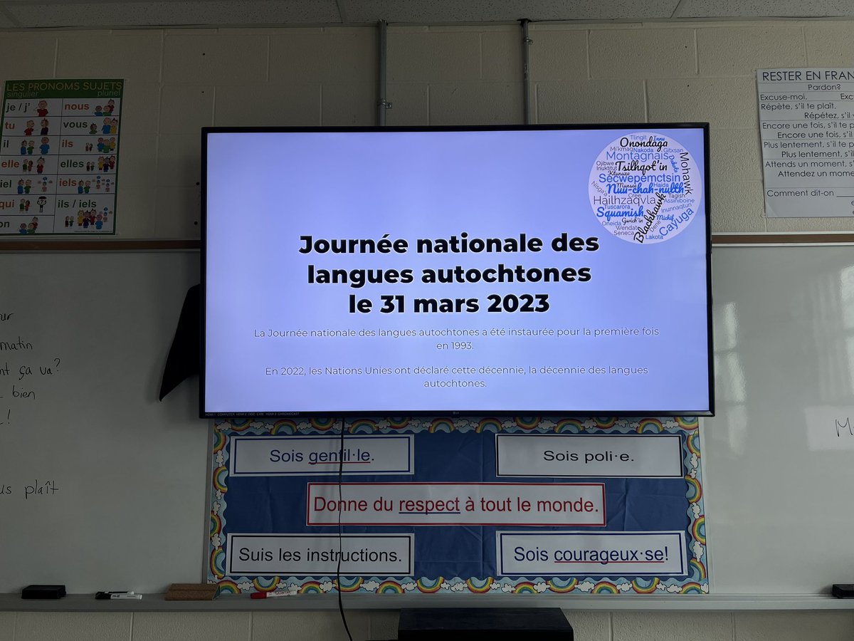 GlblCanuck's tweet photo. Celebrating #IndigenousLanguagesDay #LanguesAutochtones in #FSL classes at #CWDHS by learning about Indigenous languages in Canada &amp; our Treaty partners, learning greetings in Mohawk, Anishinaabemowin &amp; Michif, &amp; listening to Indigenous music. @ugdsb @JericaFraser @mme_turner https://t.co/BKrykwKIag