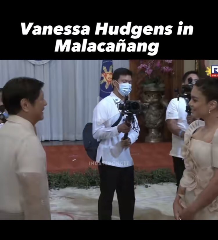 james_rUTL's tweet photo. Vanessa and PBBM 

Boycott The Vanessa Hudgens na ba? Emz HAHAHA 😝 
Welcome back to Philippines crush! ❤️🇵🇭#VanessaHudgens https://t.co/IZuPoroWgk