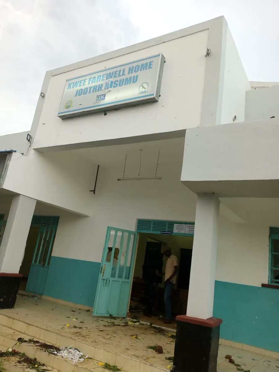 AndivaGovnor's tweet photo. You steal from the dead? Be serious pia nyinyi buwana!! Who steals from the morgue?? What dies a mortuary has to do with the cost of living? That's Kisumu town Kenya for you!! #nationalasembly #sakaja #KBB233B #catefourkenya https://t.co/0hubjRUmkr