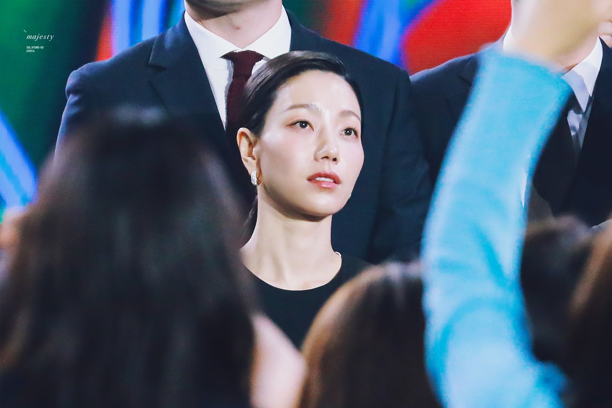 220507 #김신록
#AprilFoolsDay #나의여왕님